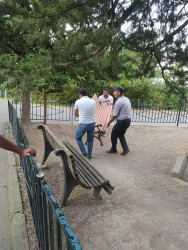 Oğuzda yaşıllıqlara qulluq, təmizlik işləri davam etdirilir.