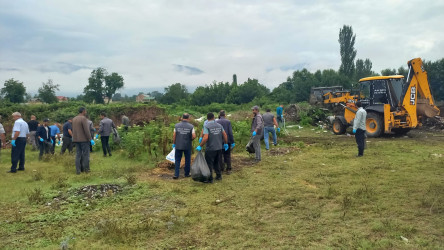 "Təmiz Ölkəm" aksiyası çərçivəsində Oğuz rayon Bayan kəndi ərazisində növbəti iməcilik keçirilmişdir.