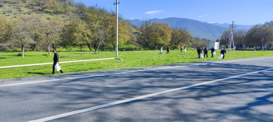Oğuz rayonunda “Şəhərsalma və Memarlıq İli” çərçivəsində təmizlik aksiyaları davam edir