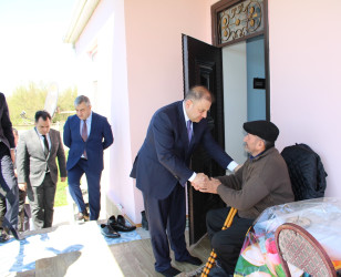 Xaçmazqışlaq kəndində səyyar vətəndaş qəbulu keçirilib və şəhid ailəsi ziyarət edilib