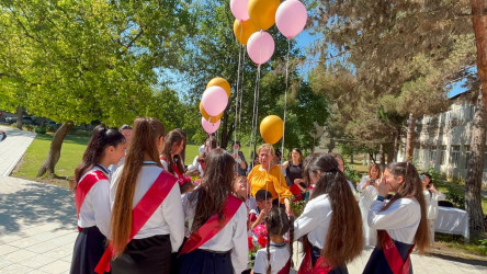 Ümumtəhsil məktəblərində “Son zəng” tədbirləri keçirilib