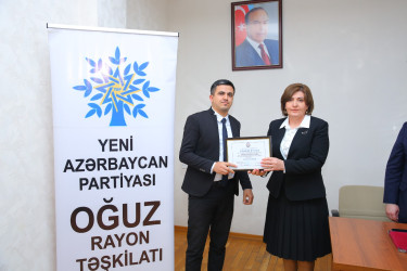 Oğuzda Yeni Azərbaycan Partiyasının yaradılmasının 33-cü ildönümünə həsr edilmiş tədbir keçirilib.