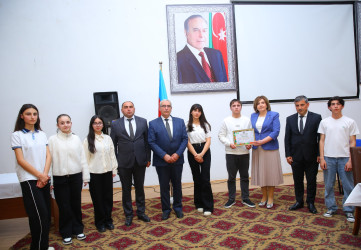 Ümummilli Lider Heydər Əliyevin anadan olmasının 103-cü ildönümünə həsr olunmuş milli intellektual “Xəmsə” yarışması keçirilmişdir.
