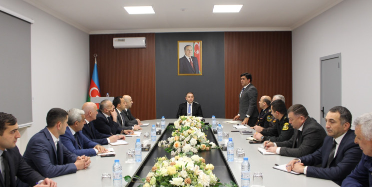 Gözlənilən təhlükəli hava şəraiti ilə əlaqədar Oğuz rayon Fövqəladə Hallar Komissiyasının iclası keçirilib