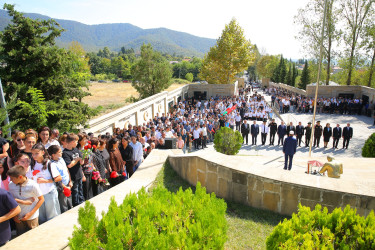 Şəhidlərin xatirəsi bir dəqiqəlik sükutla yad edilib