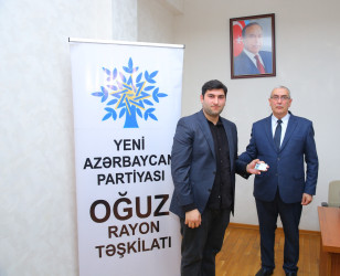 Oğuzda Yeni Azərbaycan Partiyasının yaradılmasının 33-cü ildönümünə həsr edilmiş tədbir keçirilib.