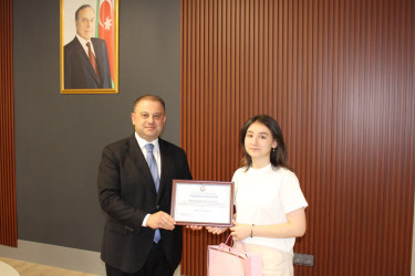 Oğuzda yüksək nəticə göstərən məzunlarla görüş keçirilib